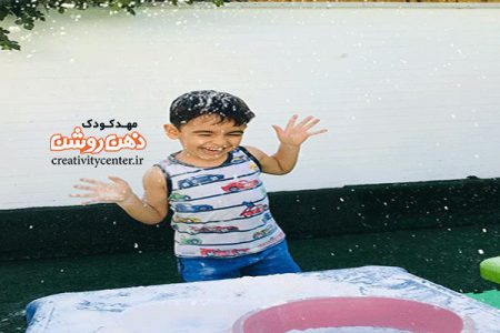 flour-sensory-play flour-sensory-play