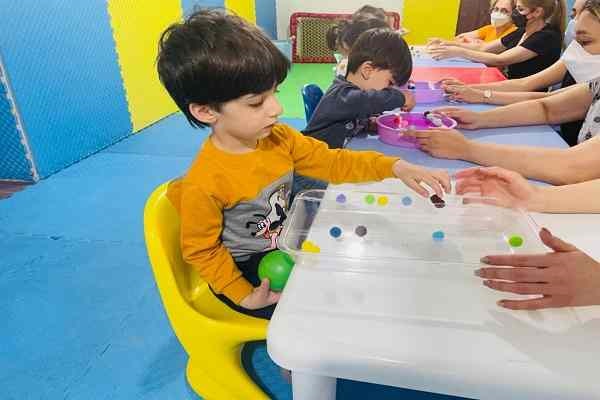 کارگاه مادر و کودک بازی های حسی