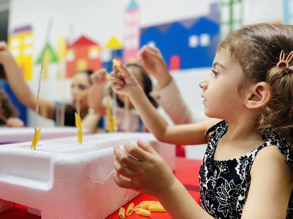 Child independence in the mother and child workshop بازی های شناختی