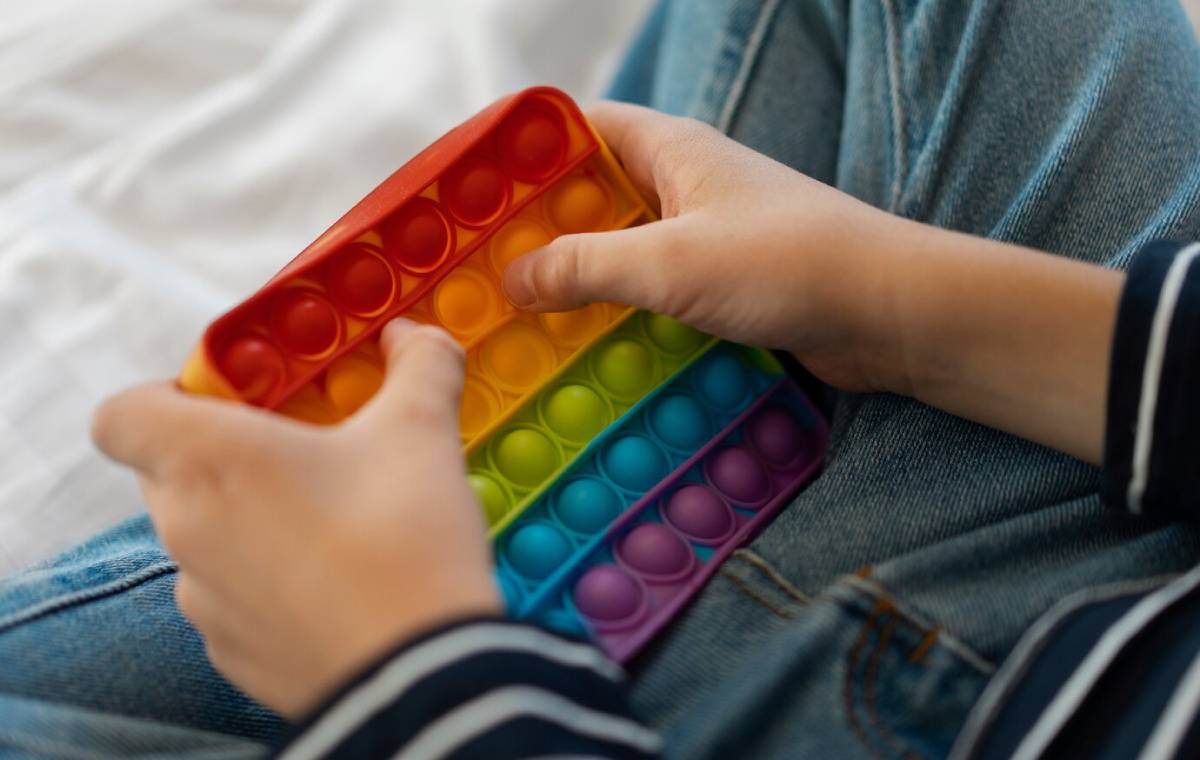 بازی های حسی چه فوایدی برای کودکان دارد