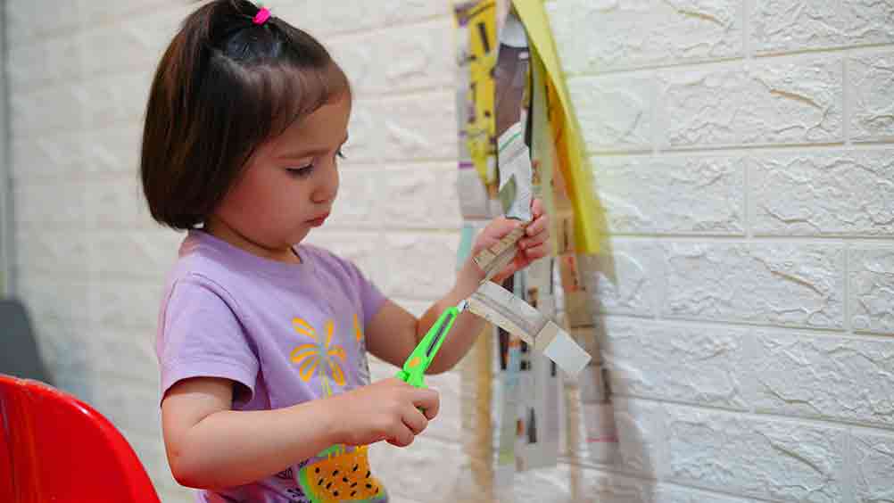 مهد کودک صادقیه